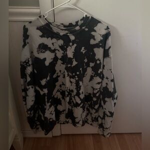 Black and white tye dye crew neck